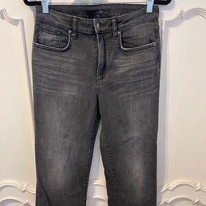 Joe’s Cropped Jeans size 28